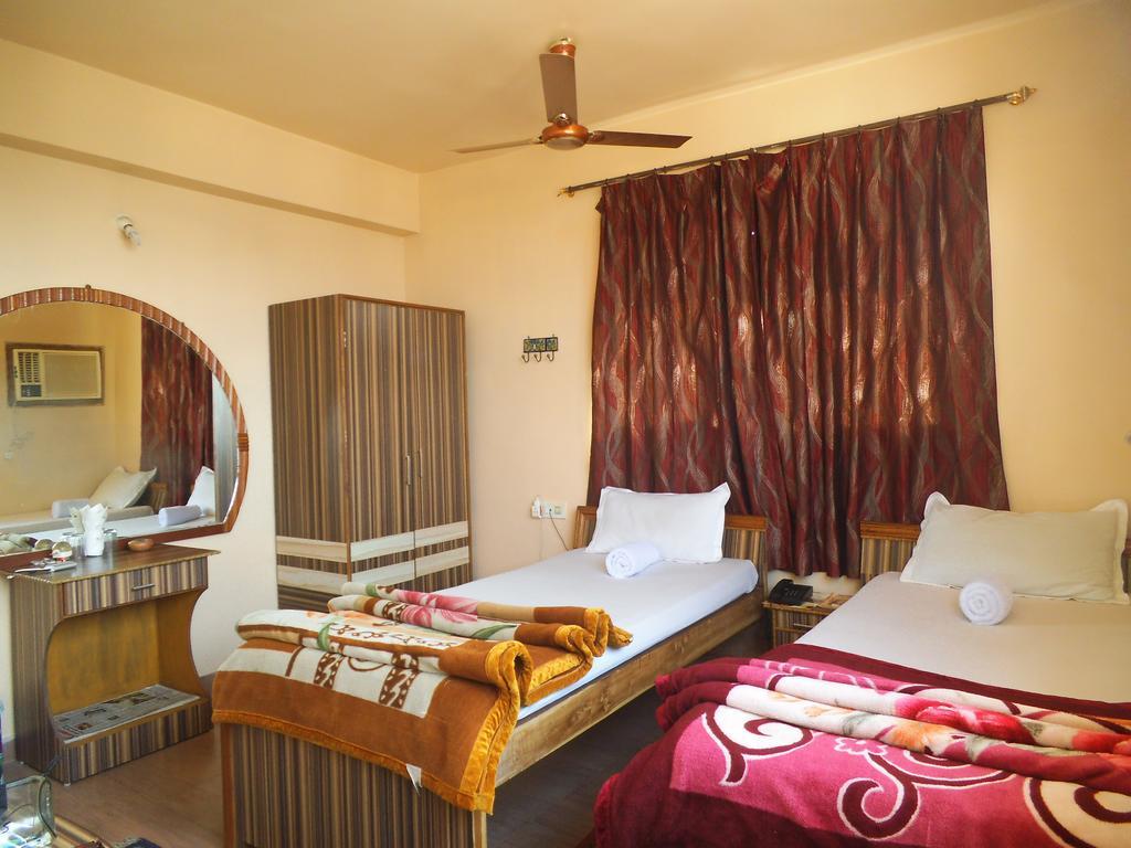 City Centre Hotel Agartala Habitación foto