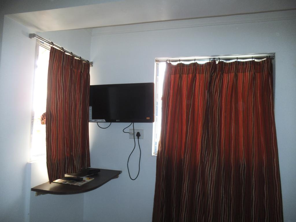 City Centre Hotel Agartala Habitación foto