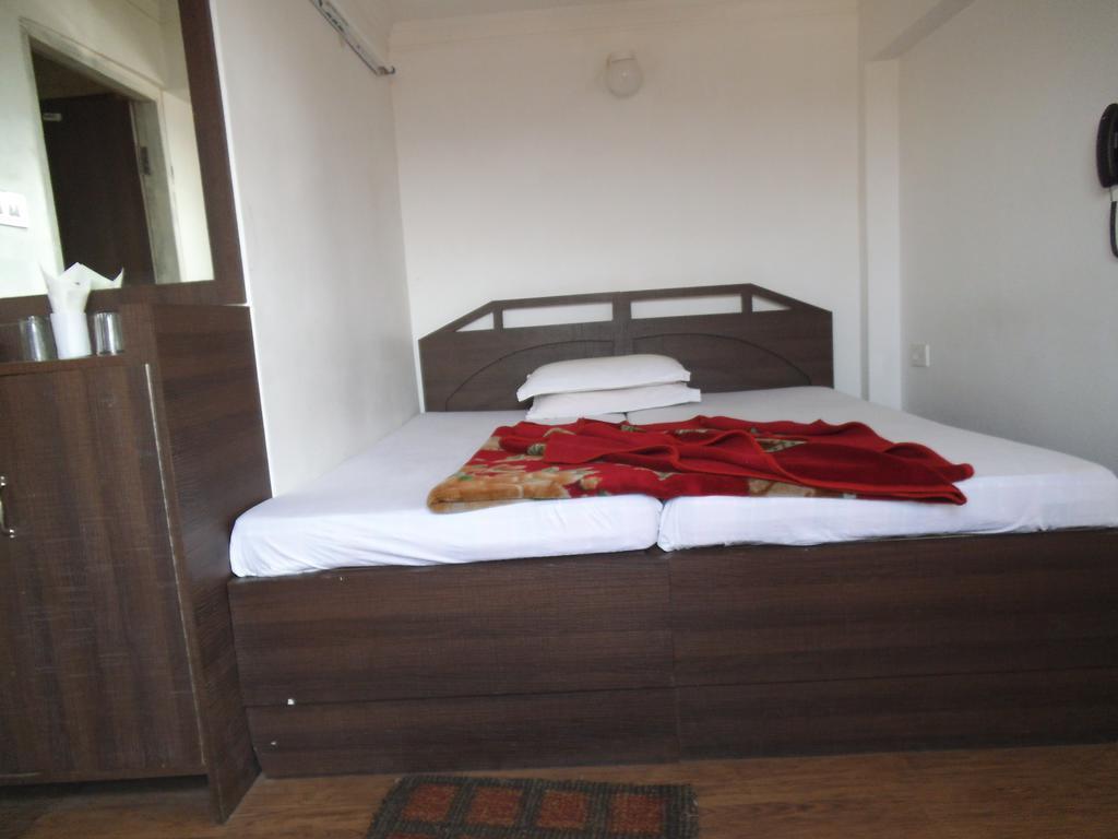 City Centre Hotel Agartala Habitación foto